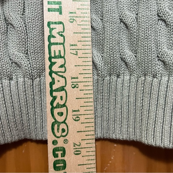Brandy Melville Gray Cable Knit Sweater Size Medium - Picture 9 of 9